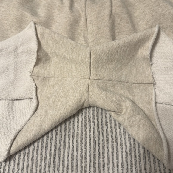 Alo sweat shorts - Picture 4 of 6